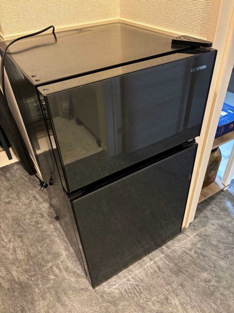 ガラス扉 冷蔵庫90L IRGD-9A-B ブラック