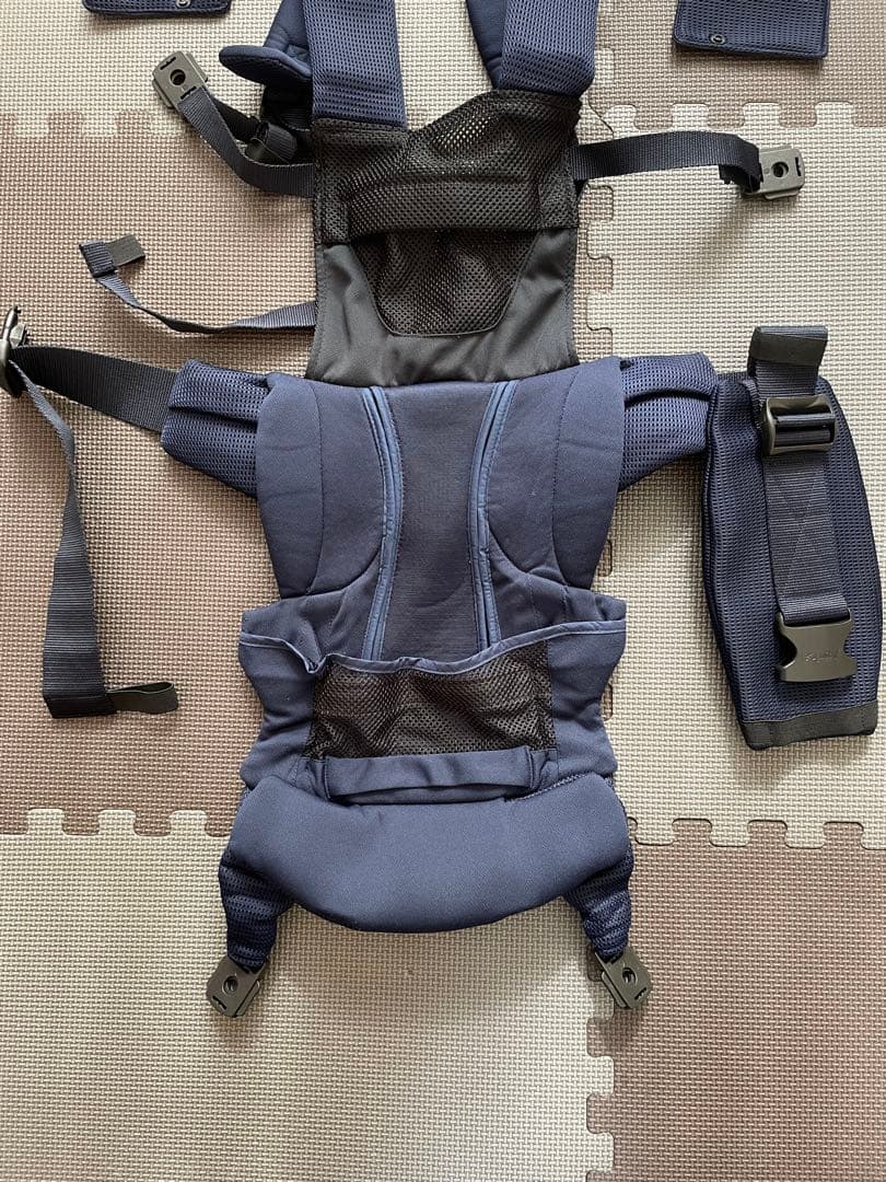 【美品❣️おまけ付き】アプリカ ラクリス 抱っこ紐 ネイビー メッシュ