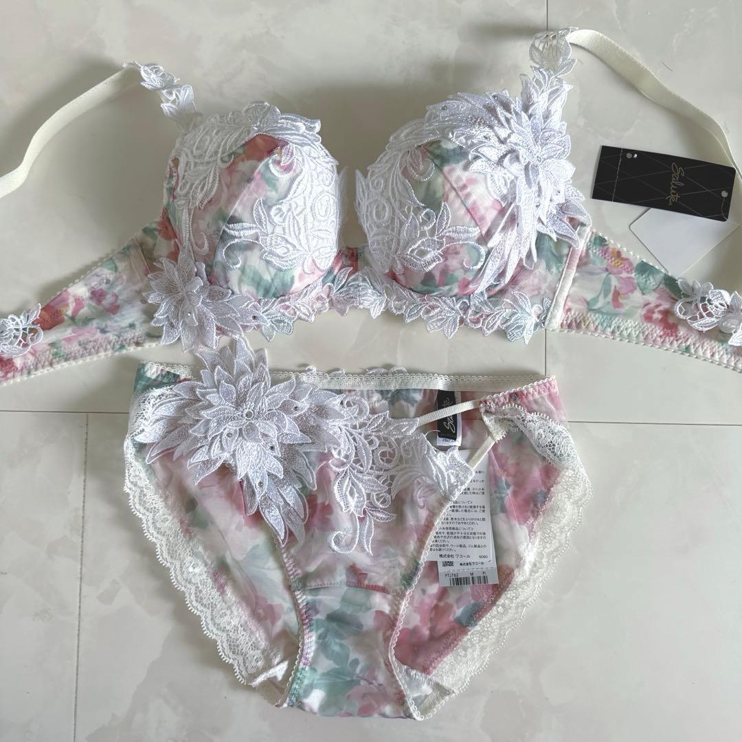 専用！☆ワコール サルート D70・M☆62G