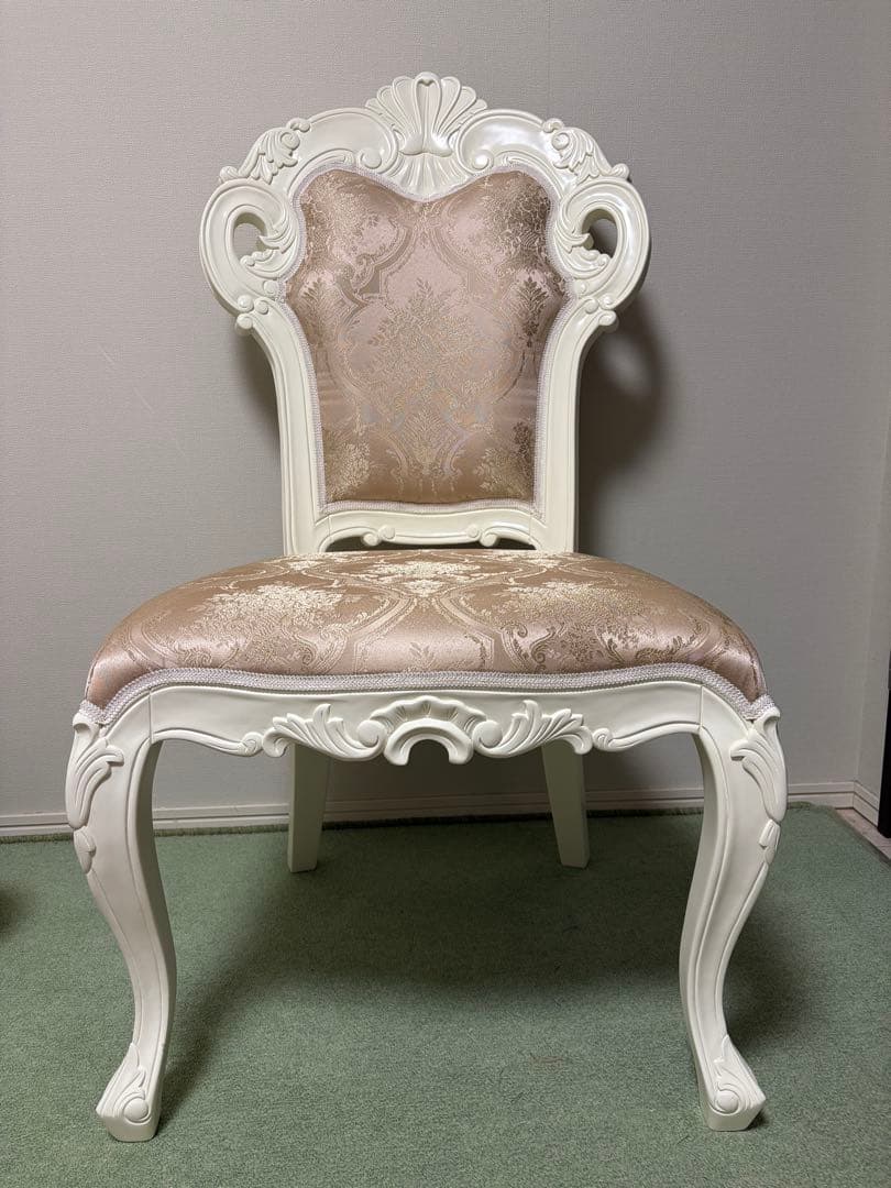 2.クラシックスタイル 椅子 白 ベージュ　美品
