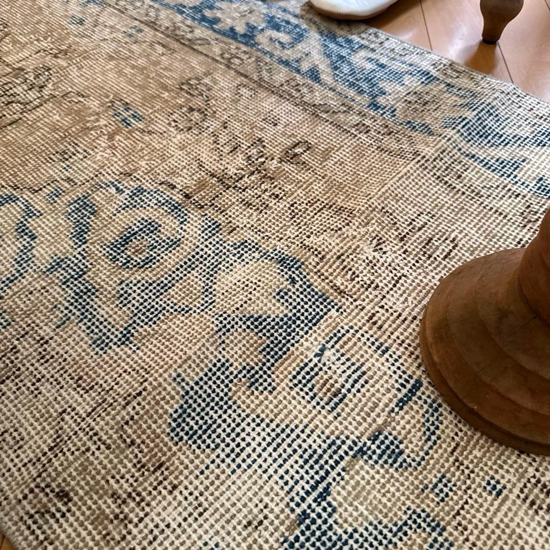 57×106 淡いミルクティー　神秘的ブルー　トルコヴィンテージラグ