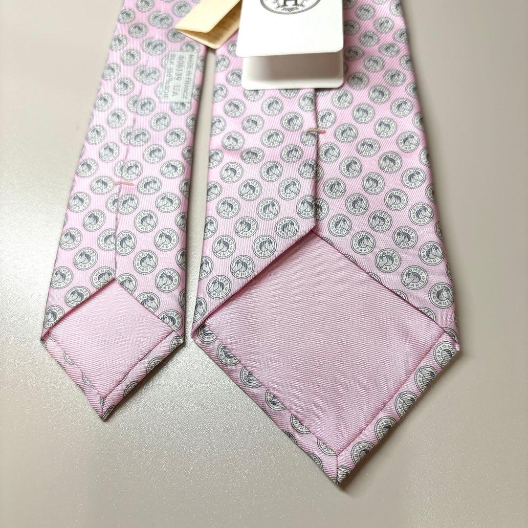 未使用 HERMES しネクタイ 馬柄 ロゴメダル 桜ピンク 光沢 シルク