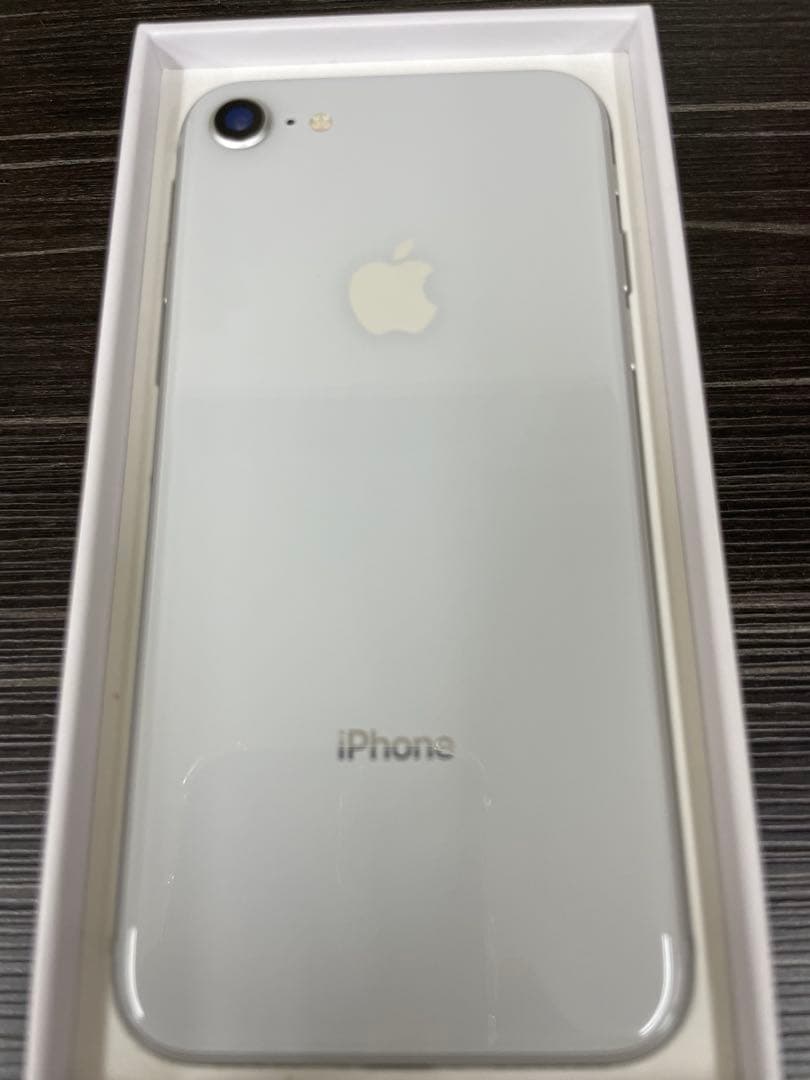 Apple iPhone 8 シルバー 本体　64GB 初期化済み　動作確認済み