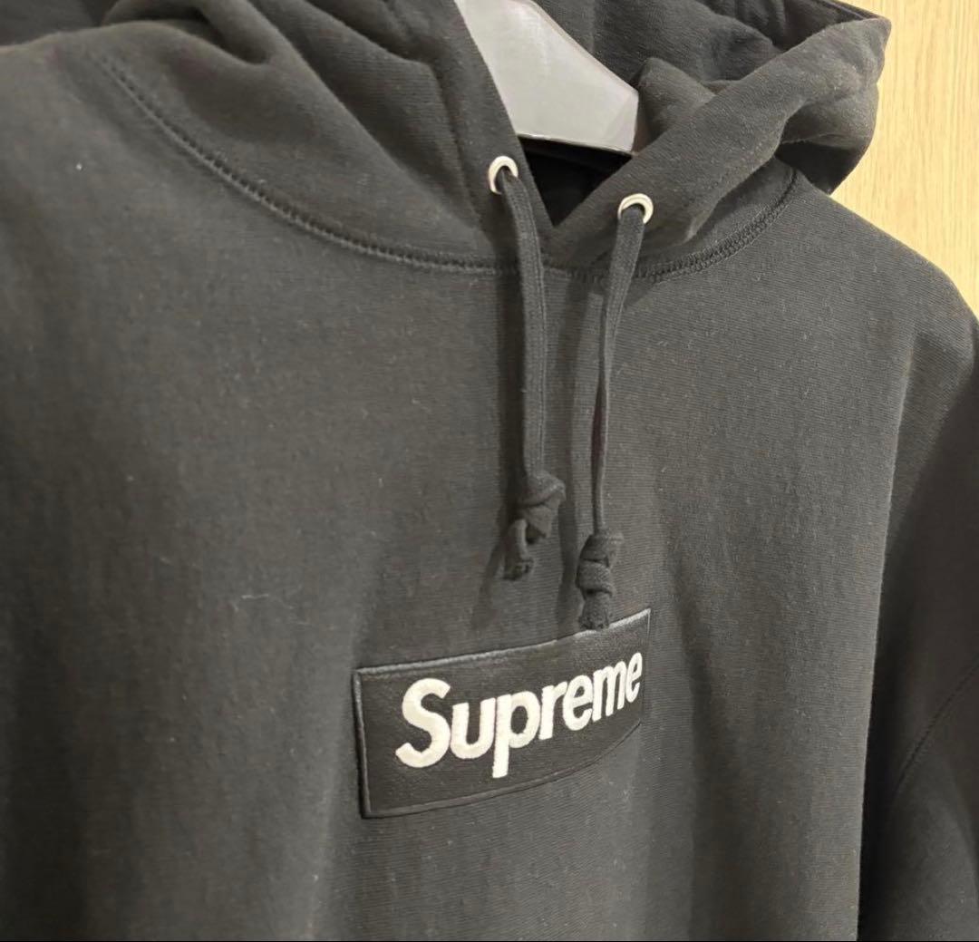 美品希少サイズSupreme パーカー