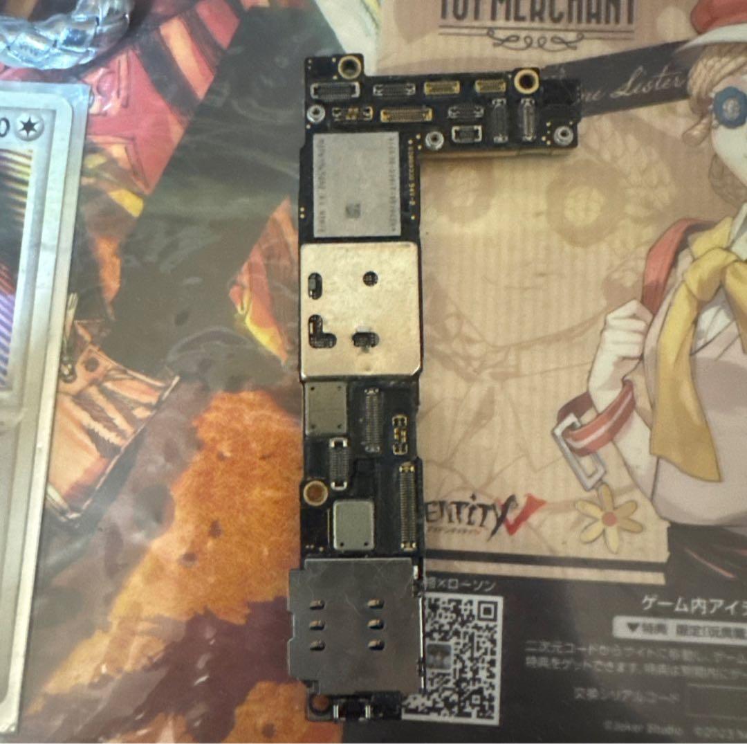 iPhone13Proと12miniのジャンクマザボ