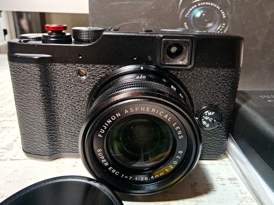 デジタルカメラ Fujifilm X10