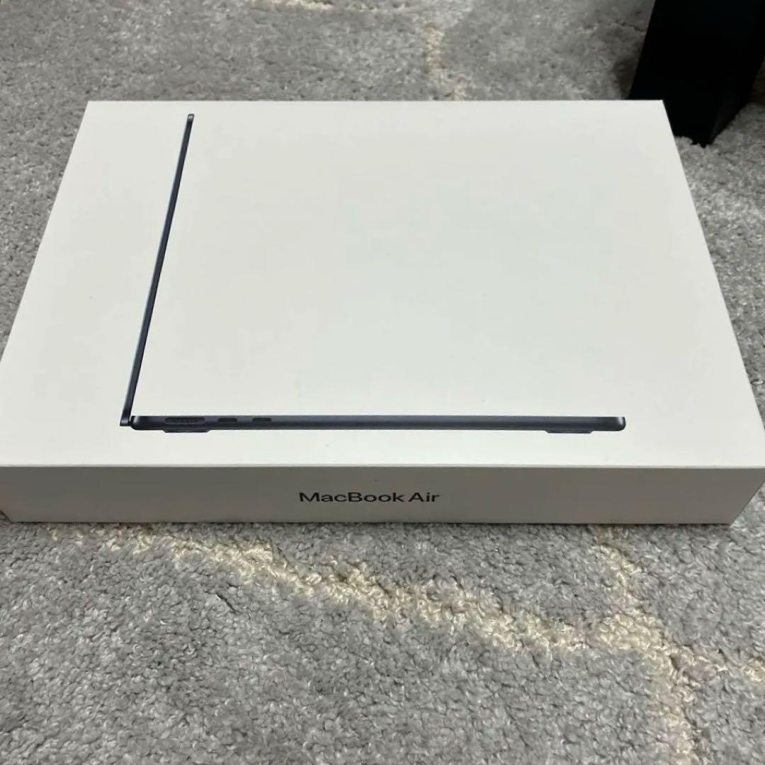 Macbook air M2 13.6インチ