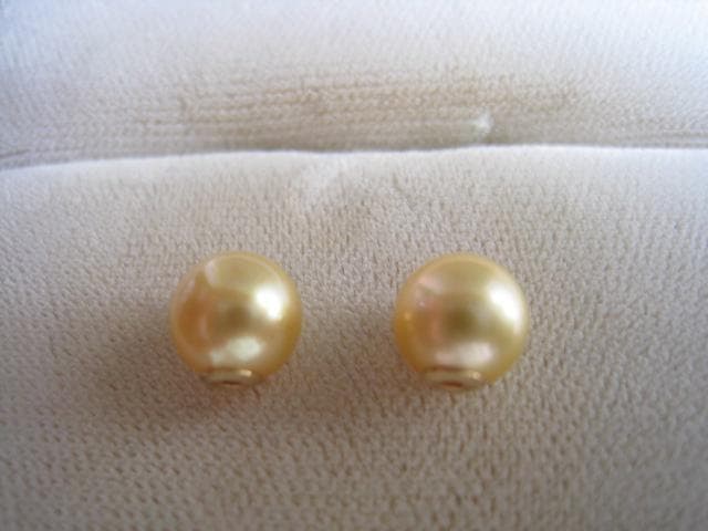 ☆新品！照り綺麗天然あこやゴールド真珠6.9mmx2粒 k18金ピアスキャッチ