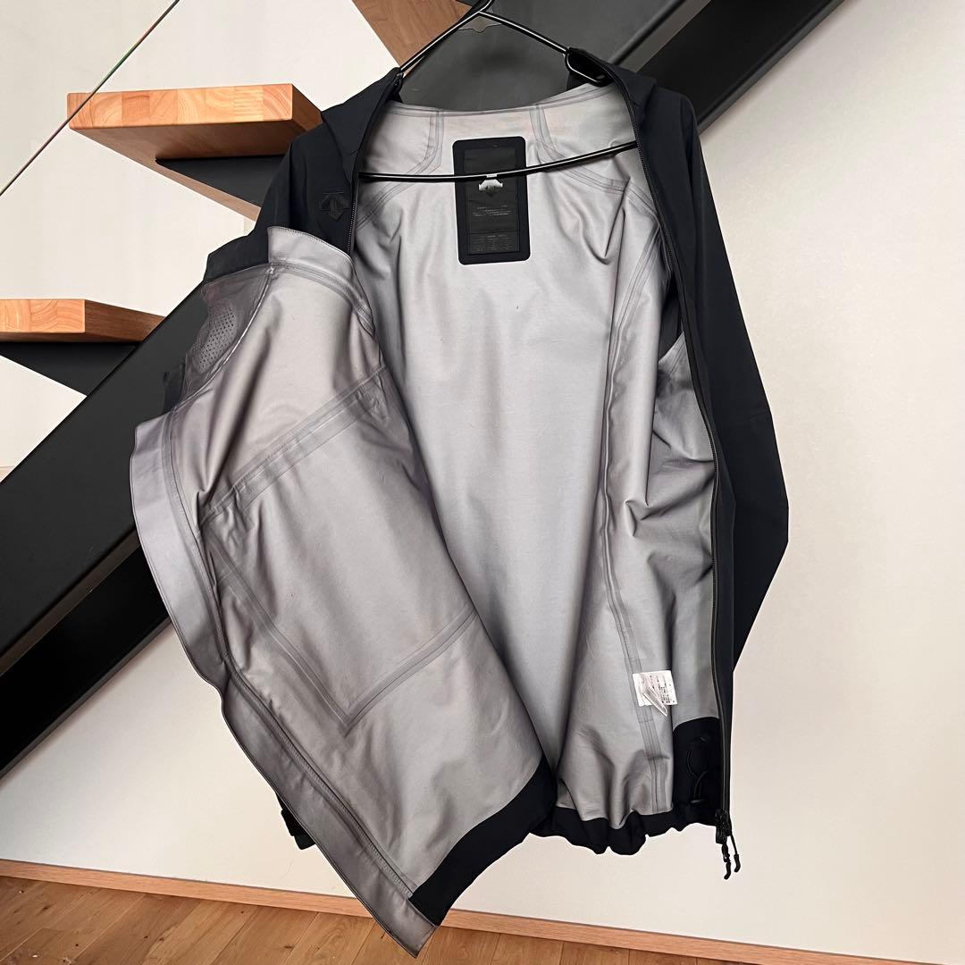 【数時間限定価格】DESCENTE GORE-TEX フーディージャケット