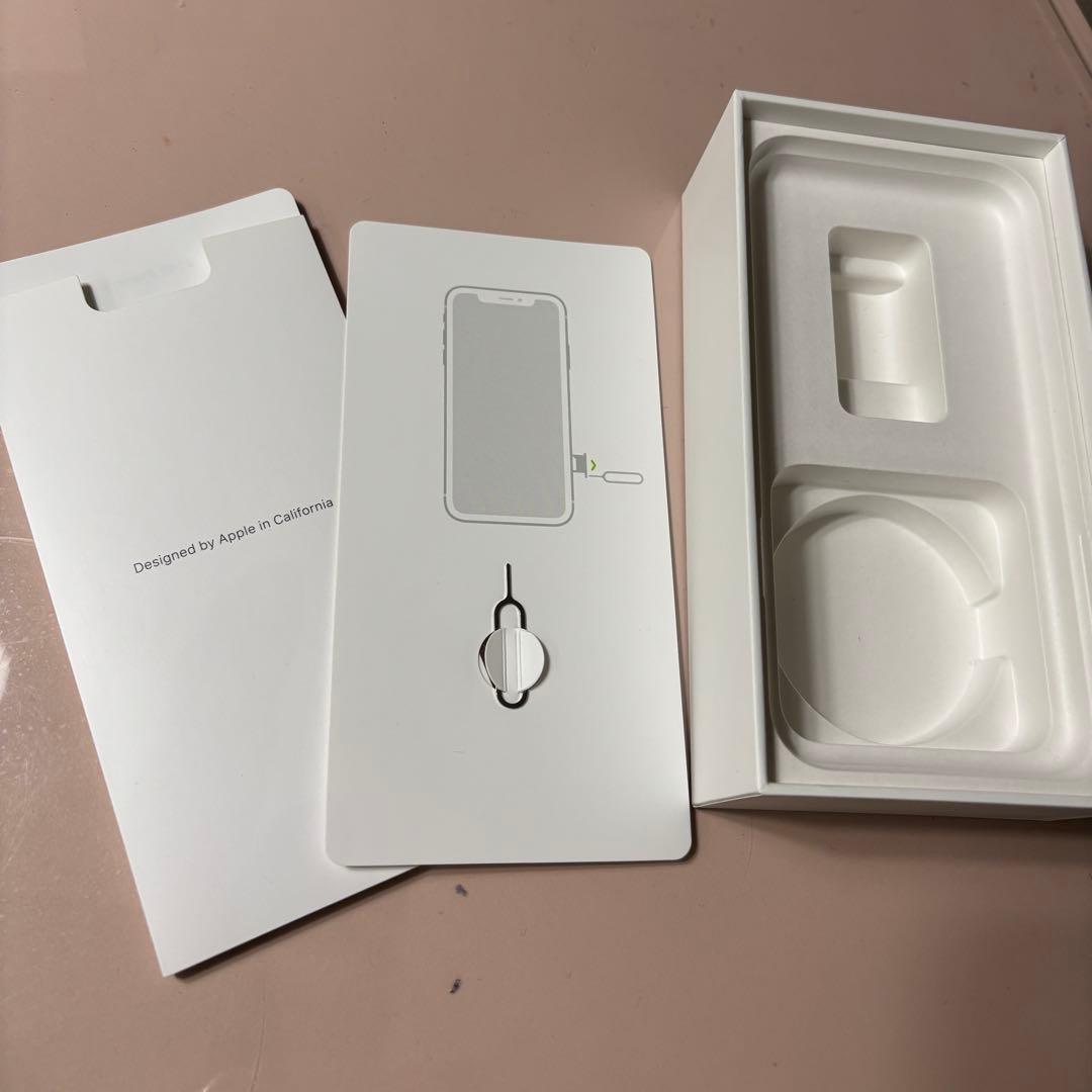 iPhone XR 64GB ブラック docomo SIMロック解除済 84%