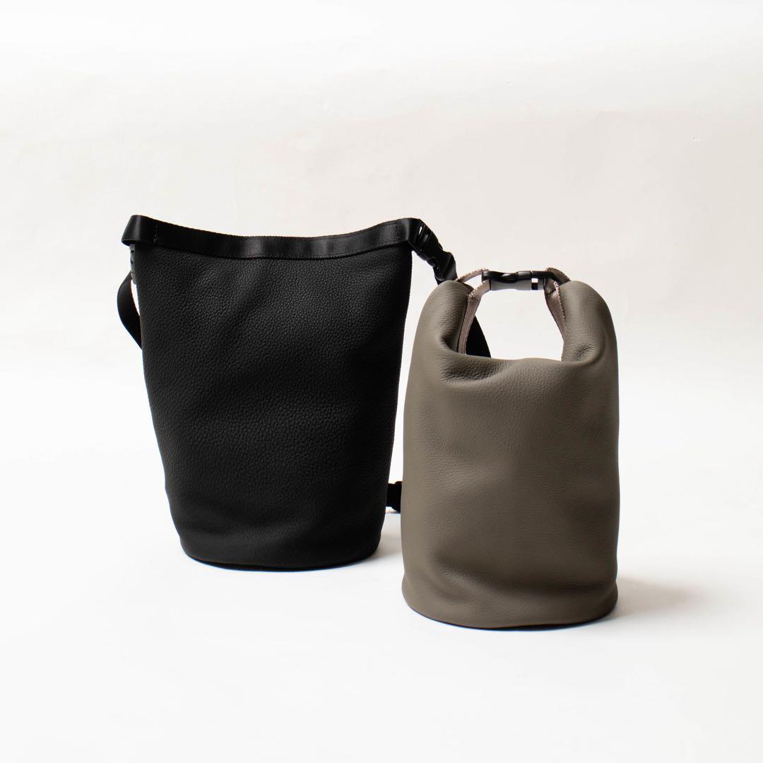 ERA. イーラ BUBBLE CALF ROLLTOP BAG 3L