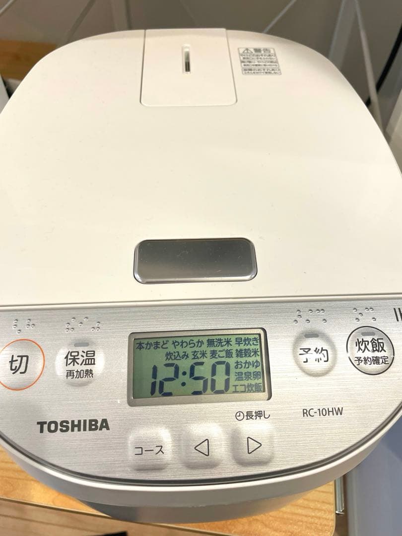 あき　TOSHIBA(東芝) 炊飯器 5.5合 RC-10HR(W)