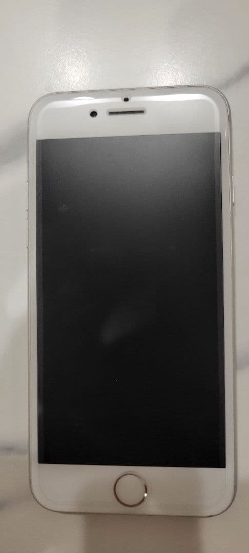 Apple iPhone 8 シルバー 本体 SIMフリー 美品