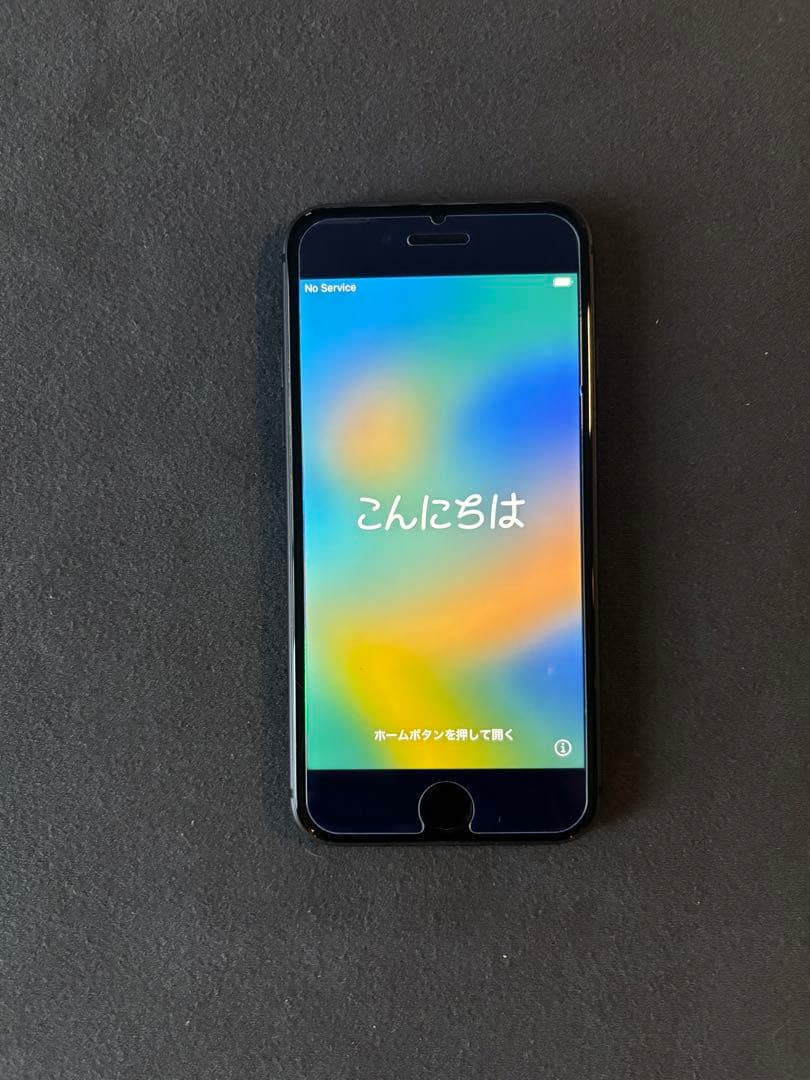 iPhone8 SIMロックなし★使用期間短め！極美品　　送料込み　本日限定価格