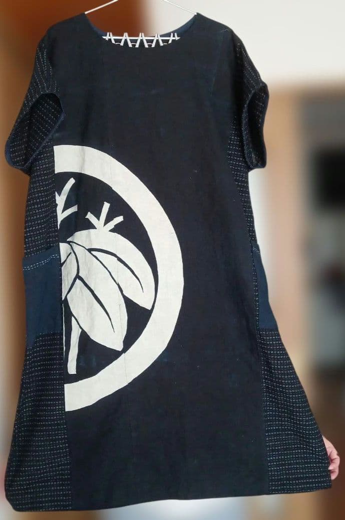 紫さん専用筒描と久留米絣家紋（丸に根笹）ワンピース