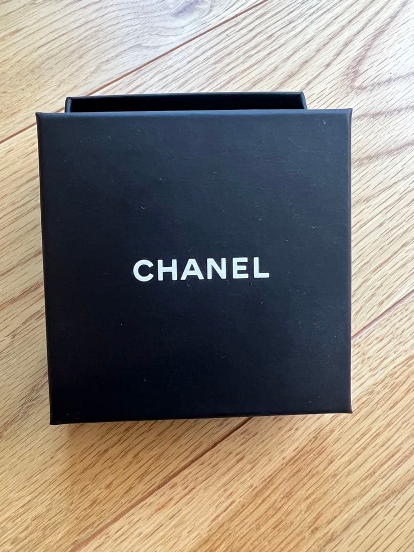 CHANEL ロゴ ヘアゴム ゴールド