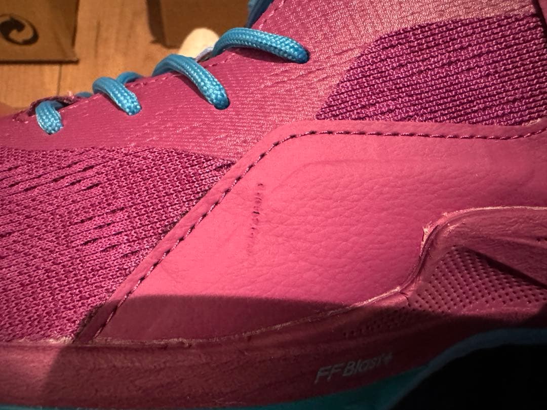 syamiiiiii　asics nova surge low 2 美品