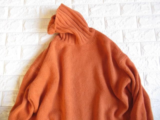 トゥモローランド ギャルリーヴィー 定価3万ファインウールタートルニットオレンジ