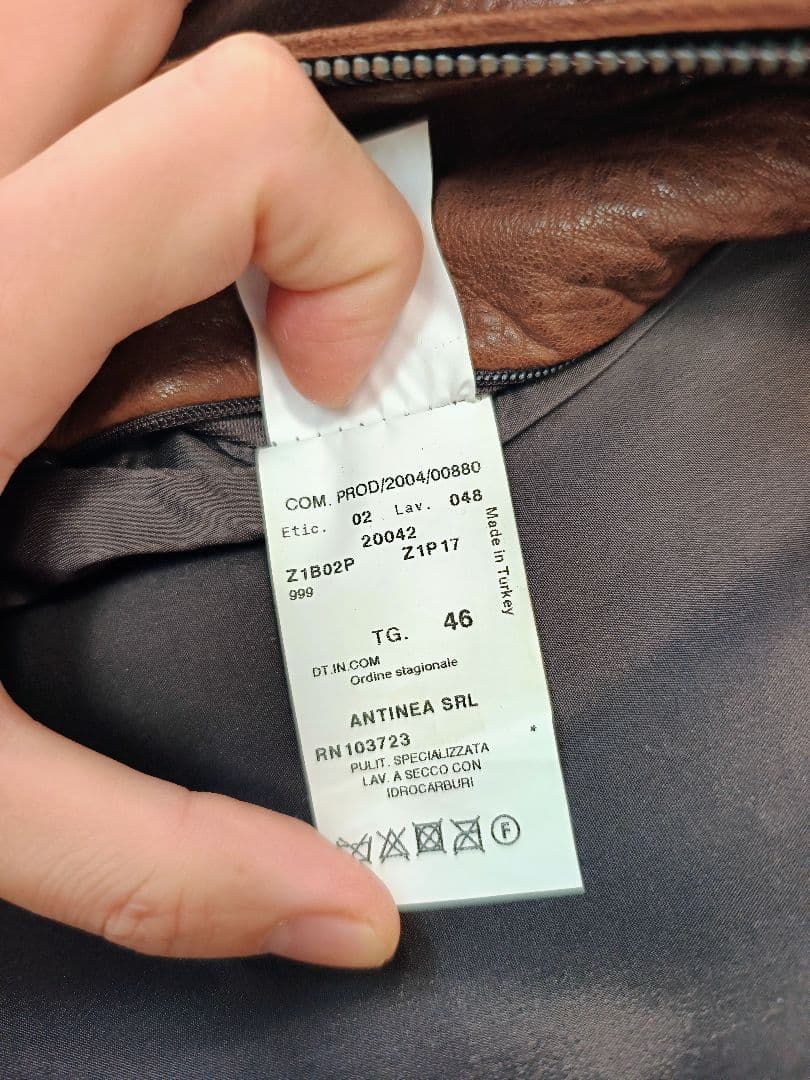 ピンクの猫　エンポリオアルマーニ EMPORIO ARMANI ライダース