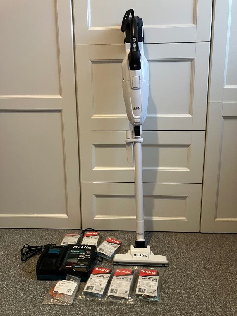 マキタ　充電式クリーナー　掃除機　CL002G