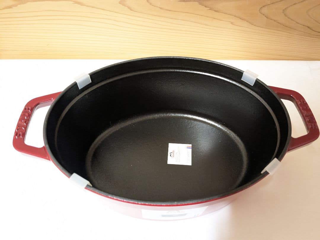 【未使用】ストウブ(Staub)　ピコ ココット オーバル チェリー 23cm