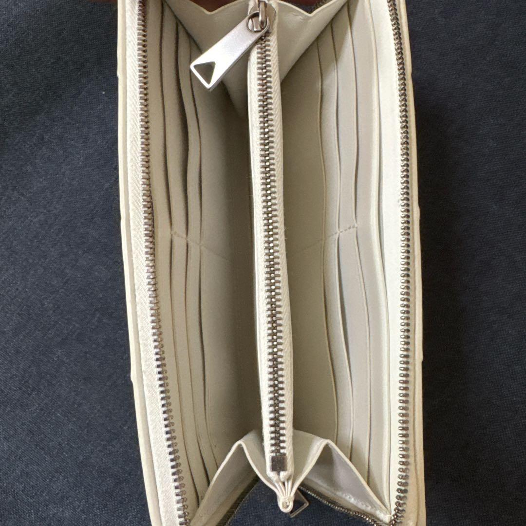 BOTTEGA VENETA ホワイト長財布　カセット