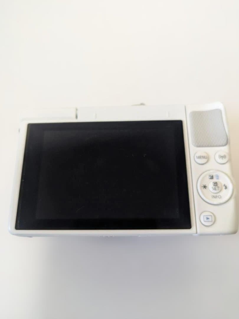 Canon EOS M100 ダブルズームキット ホワイト