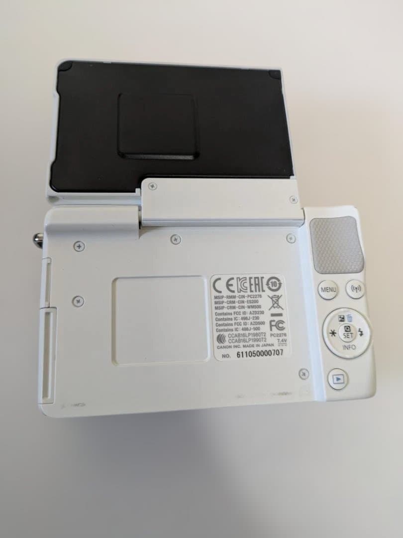 Canon EOS M100 ダブルズームキット ホワイト