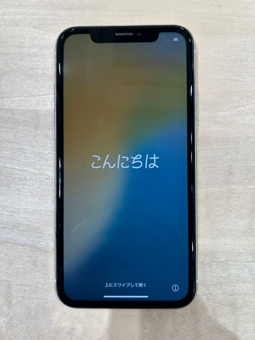 iPhone XR / white / 256GB / SIMロックなし