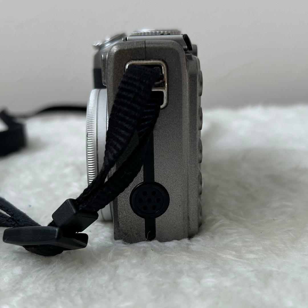 Nikon Coolpix P5000 ニコン デジタルカメラ SD1GB