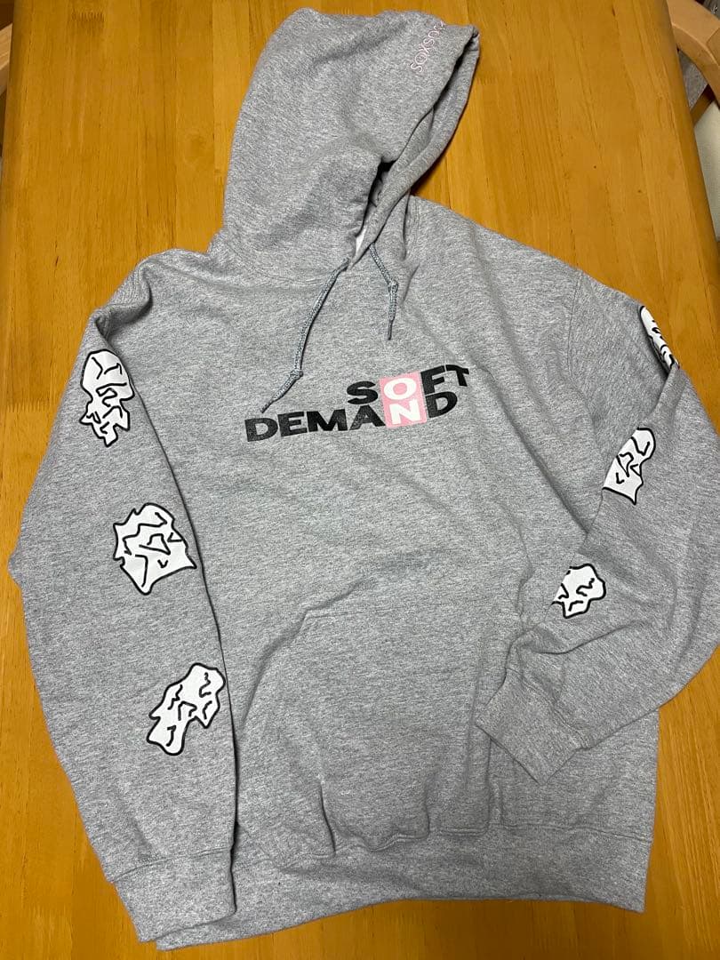 【期間限定価格】ソフト・オン・デマンド パーカー M