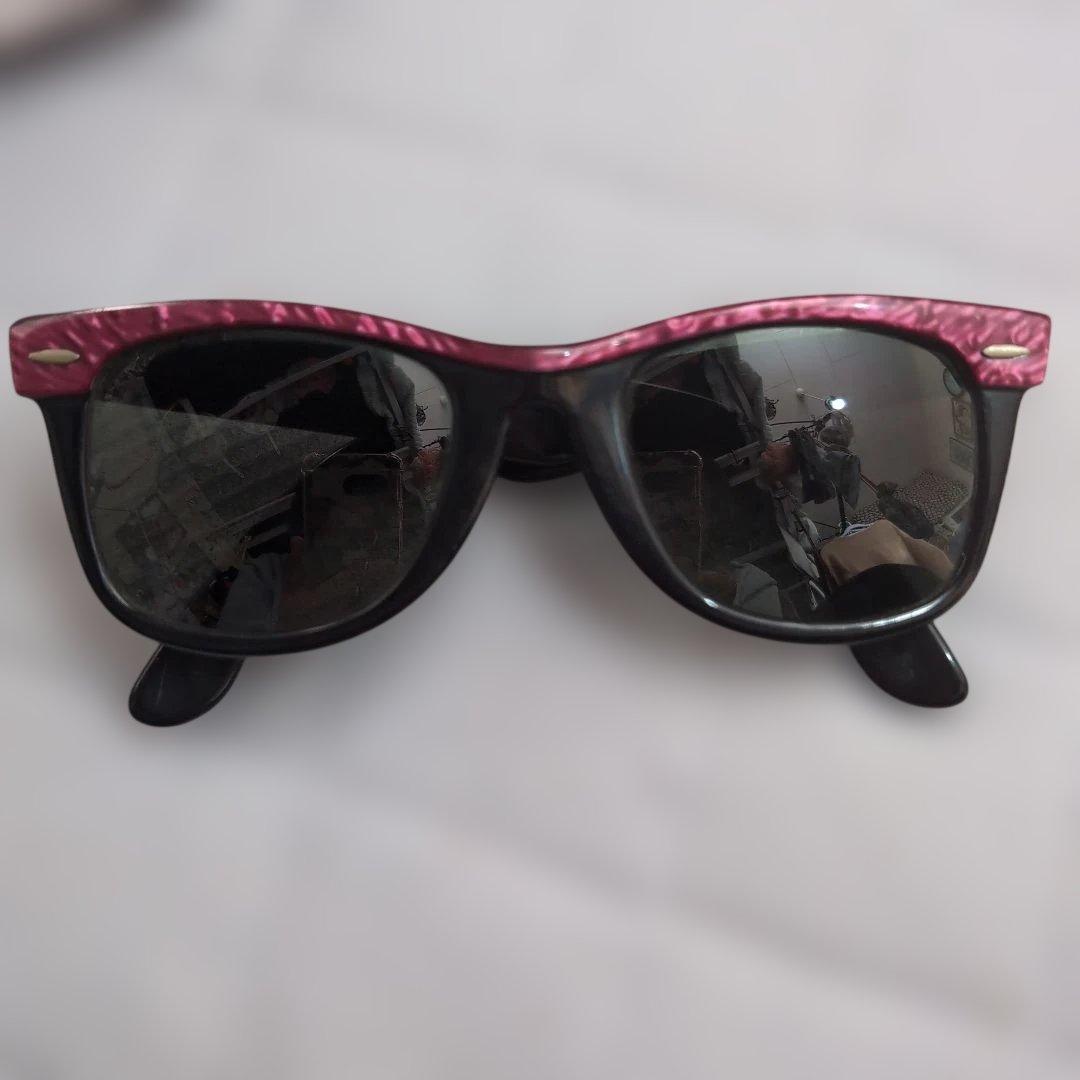 90's Ray-Ban ピンクと黒のキャットアイサングラス