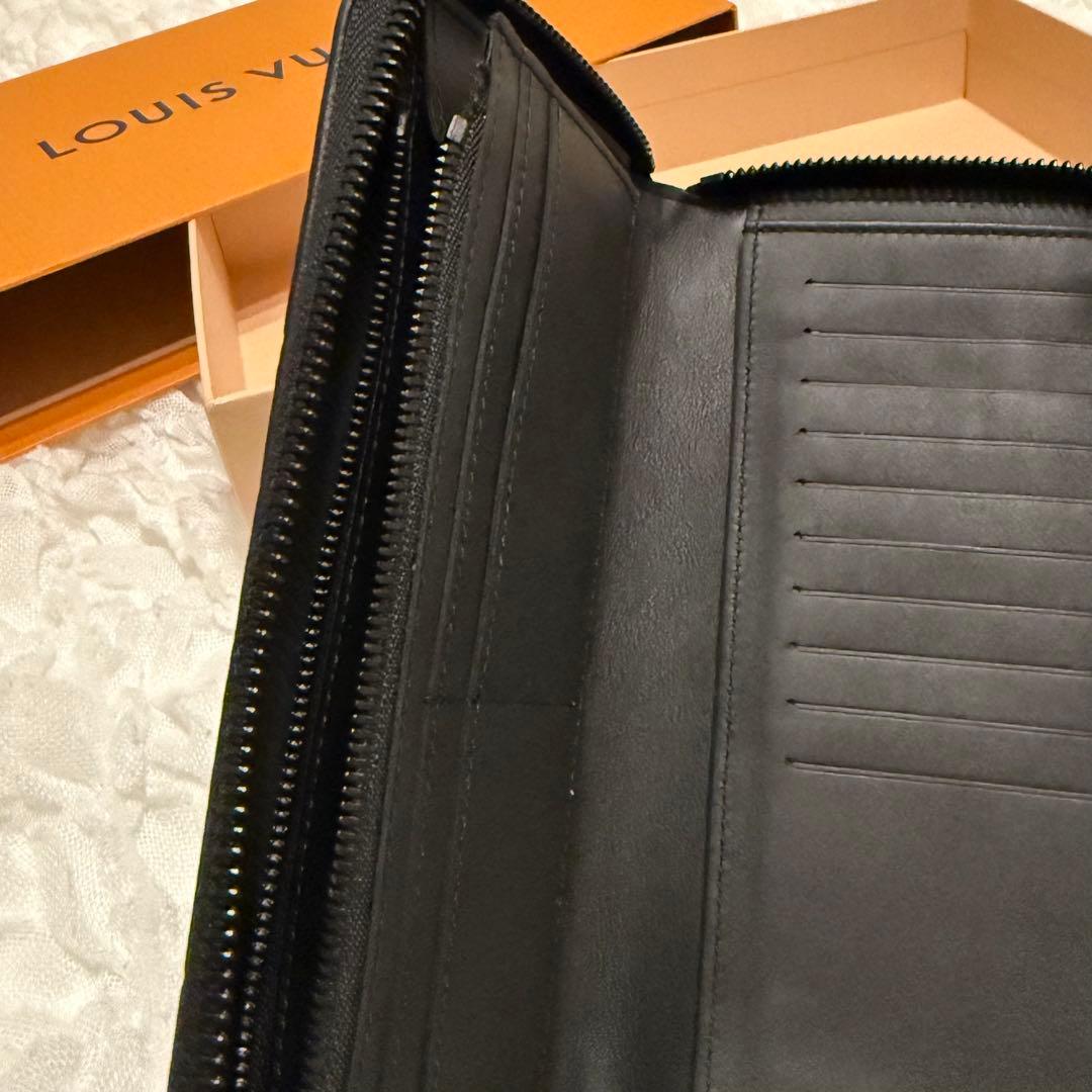 Louis Vuitton ジッピーウォレット・ヴェルティガル