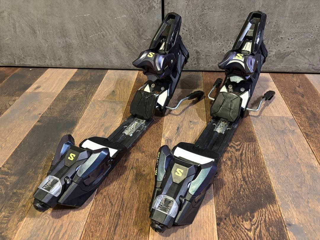 サロモンスキービンディングストライブ　SALOMON STRIVE 14 GW