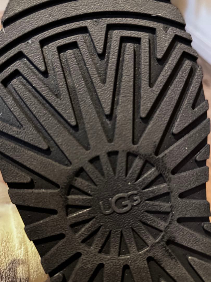 UGG Funkette ブラックスライドサンダル