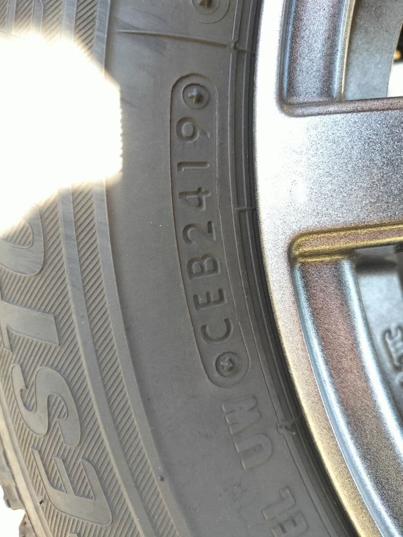 送料無料 美品【14インチ4本】【バリ溝】【165/70R14】ブリザックVRX