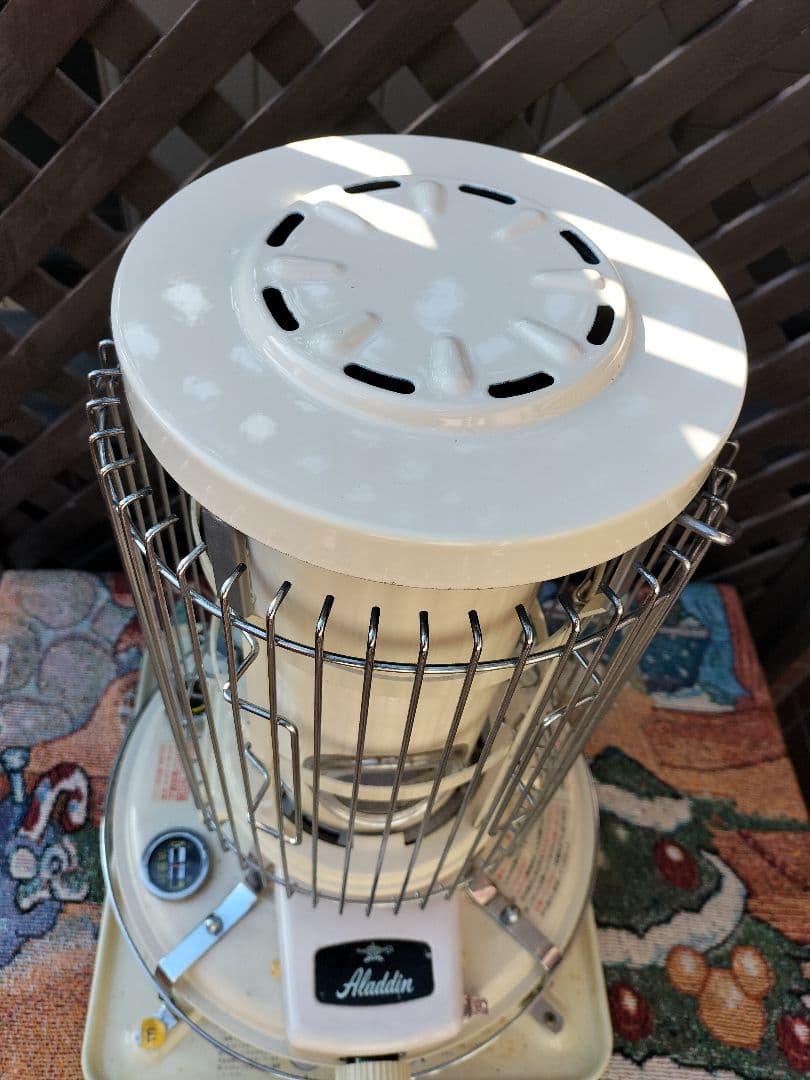 アラジン ストーブ メンテナンス済み。純正品芯交換済。取説付き。ベージュE