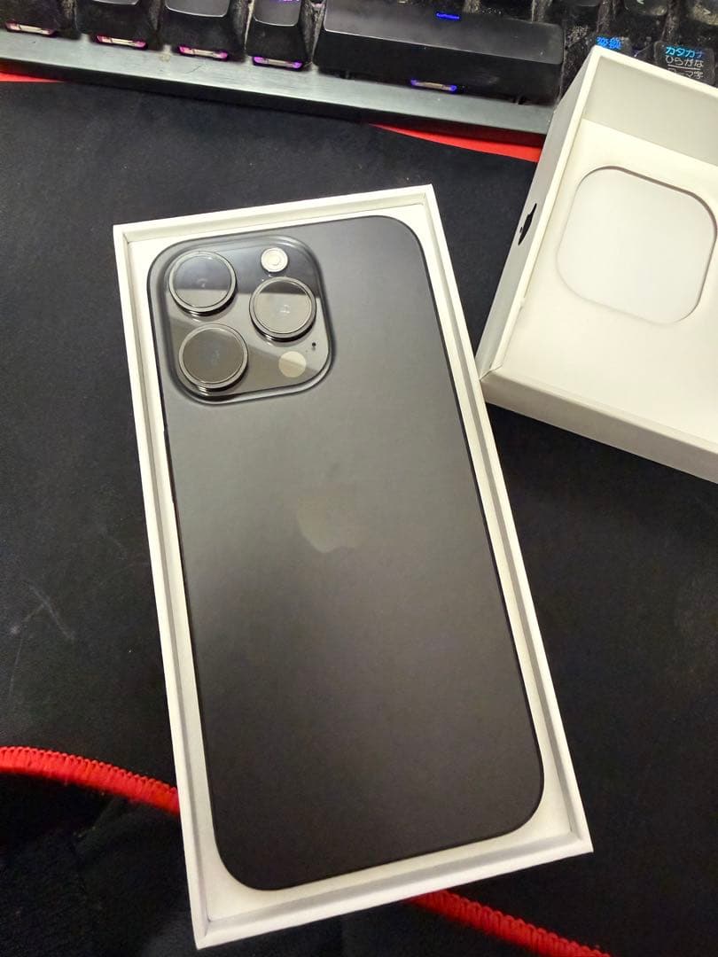 iPhone 15 Pro 128GB ブラックチタニウム バッテリー88%