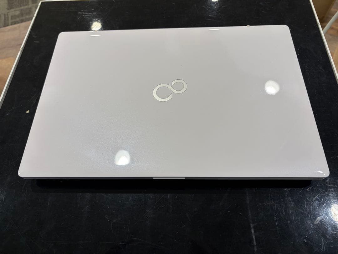 富士通 LIFEBOOK ホワイト ノートPC
