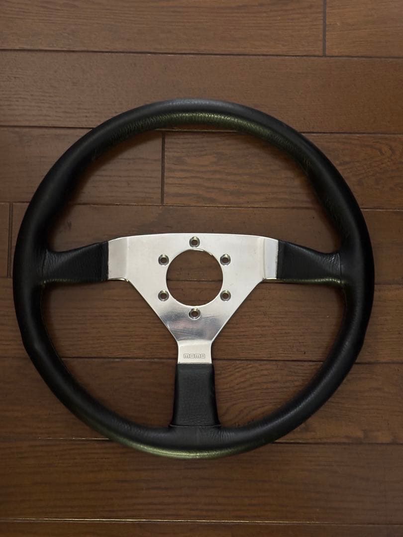 MOMOステアリング　たぶんベローチェだったと思います。