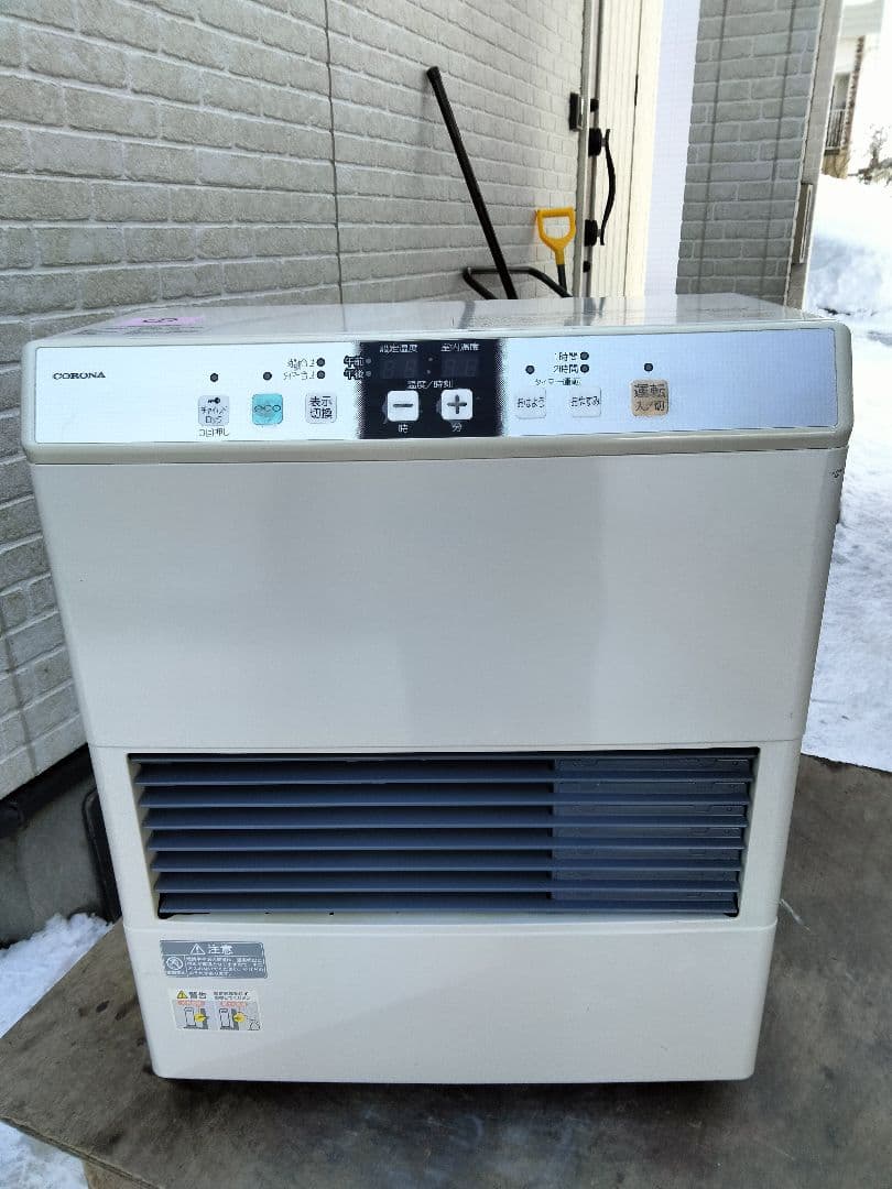 札幌発コロナFF温風石油ストーブ！品番「FF‐4212GS」2013年式中古品①