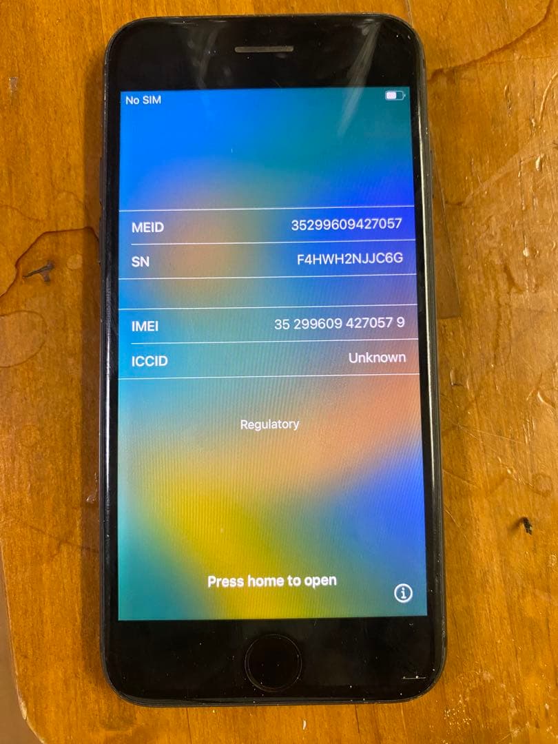 iphone 8 SIMロックあり