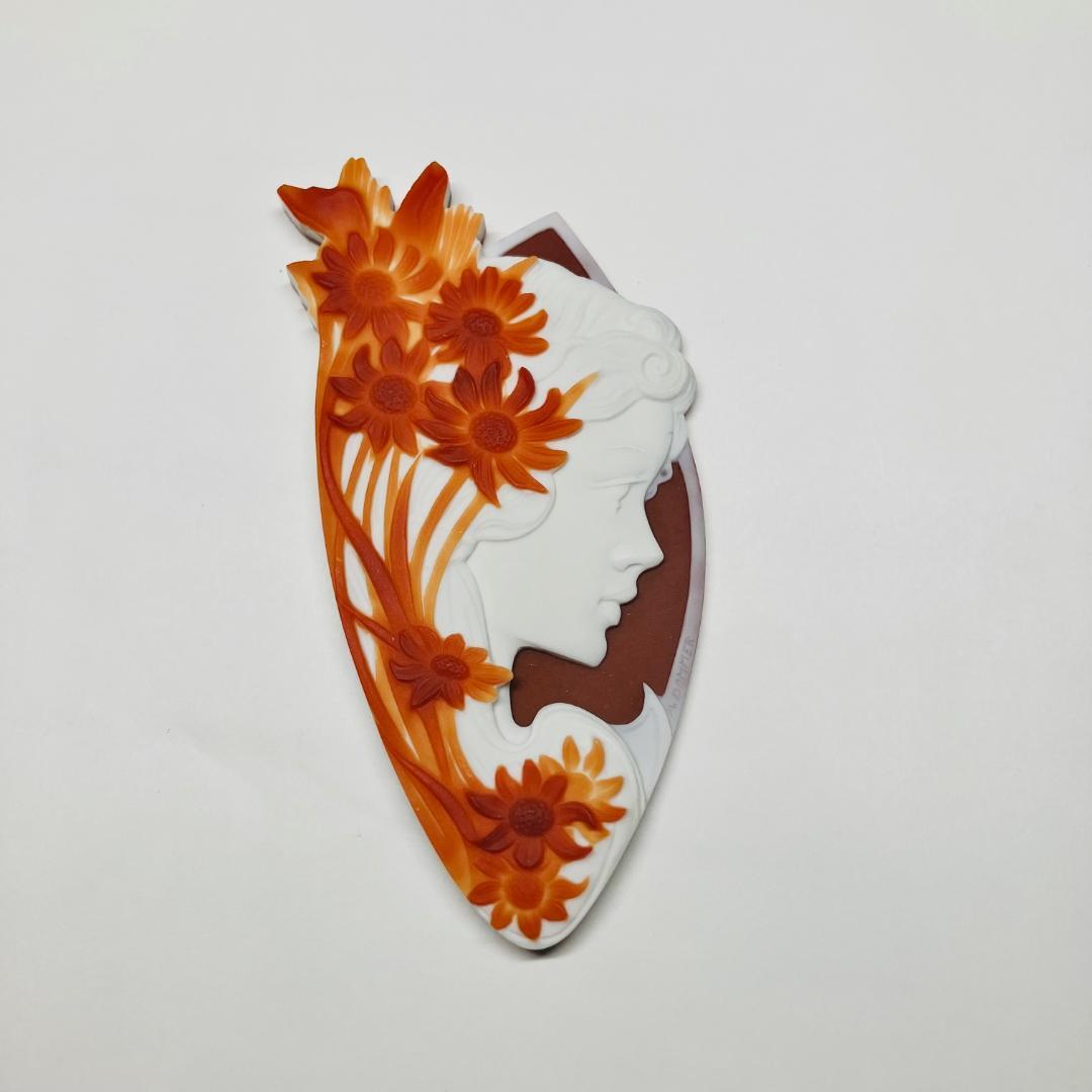 大胆な図柄のストーンカメオ#642