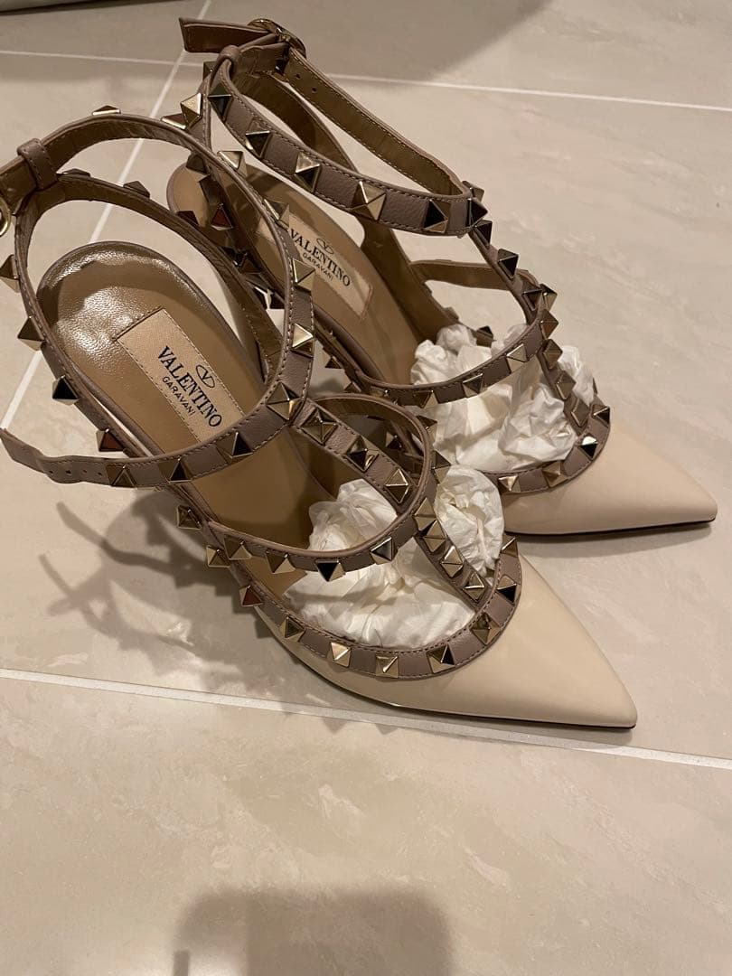VALENTINO ロックスタッズ エナメル36.5 新品