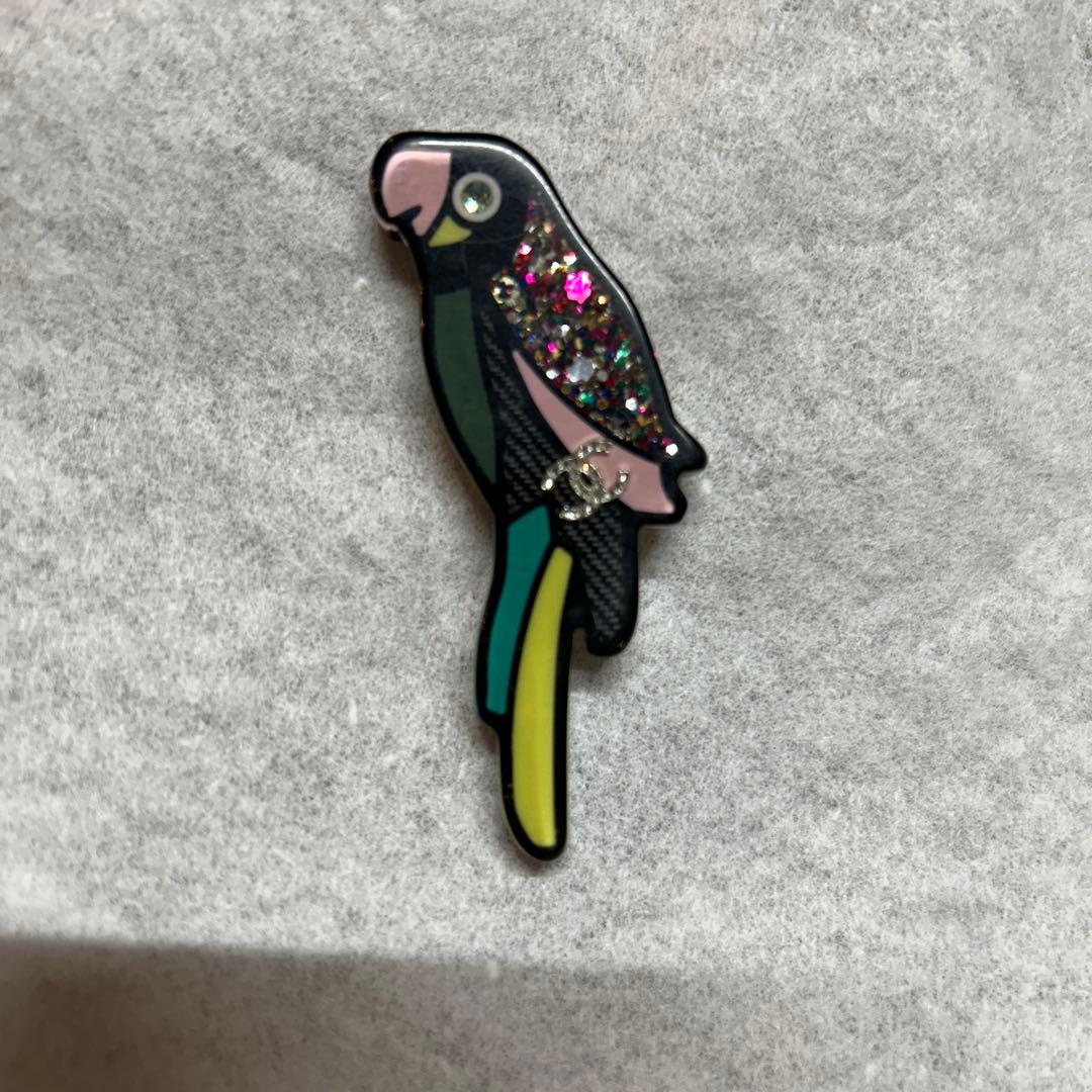 CHANELブローチ　オウム