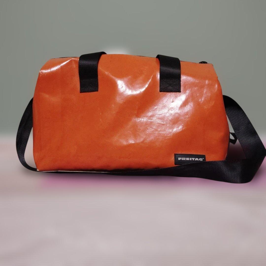 FREITAG　オレンジ　メッセンジャーバック