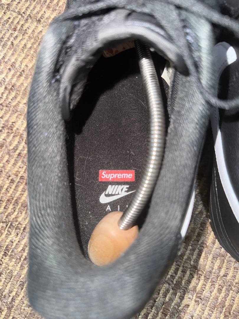 Nike Air Force 1 Supreme ブラック/ホワイト 28cm