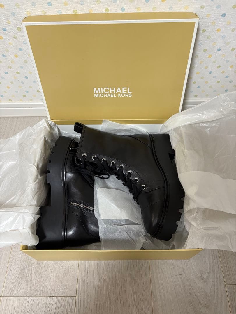 MICHAEL KORS ブラック レースアップブーツ