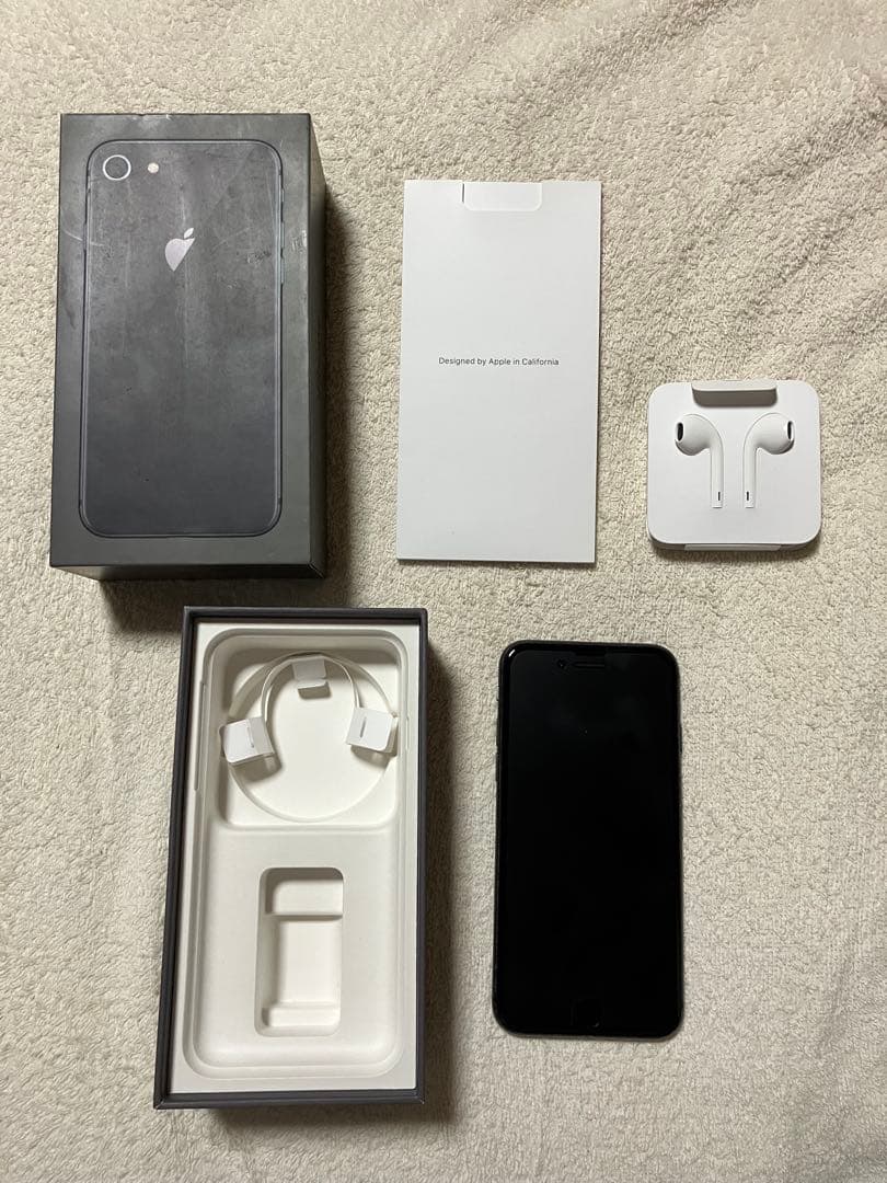 【バッテリー交換済100%、Lightningコネクタ交換済】iPhone 8