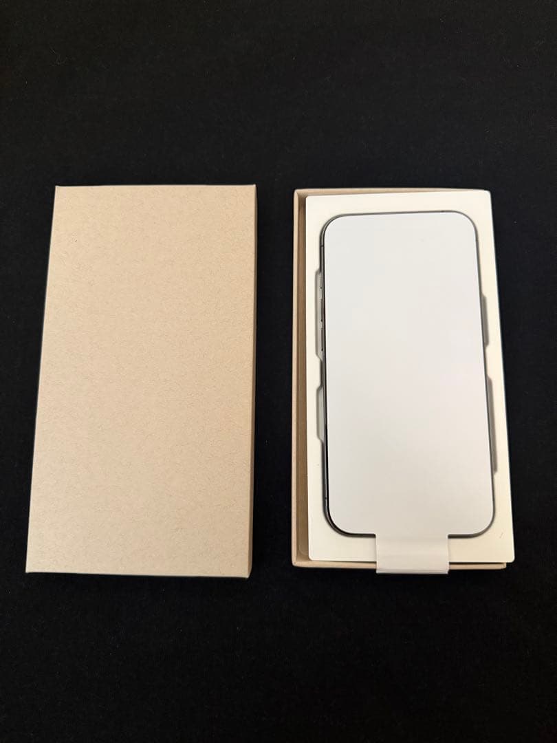 新品リフレッシュ　iPhone13 pro グラファイト　128GB